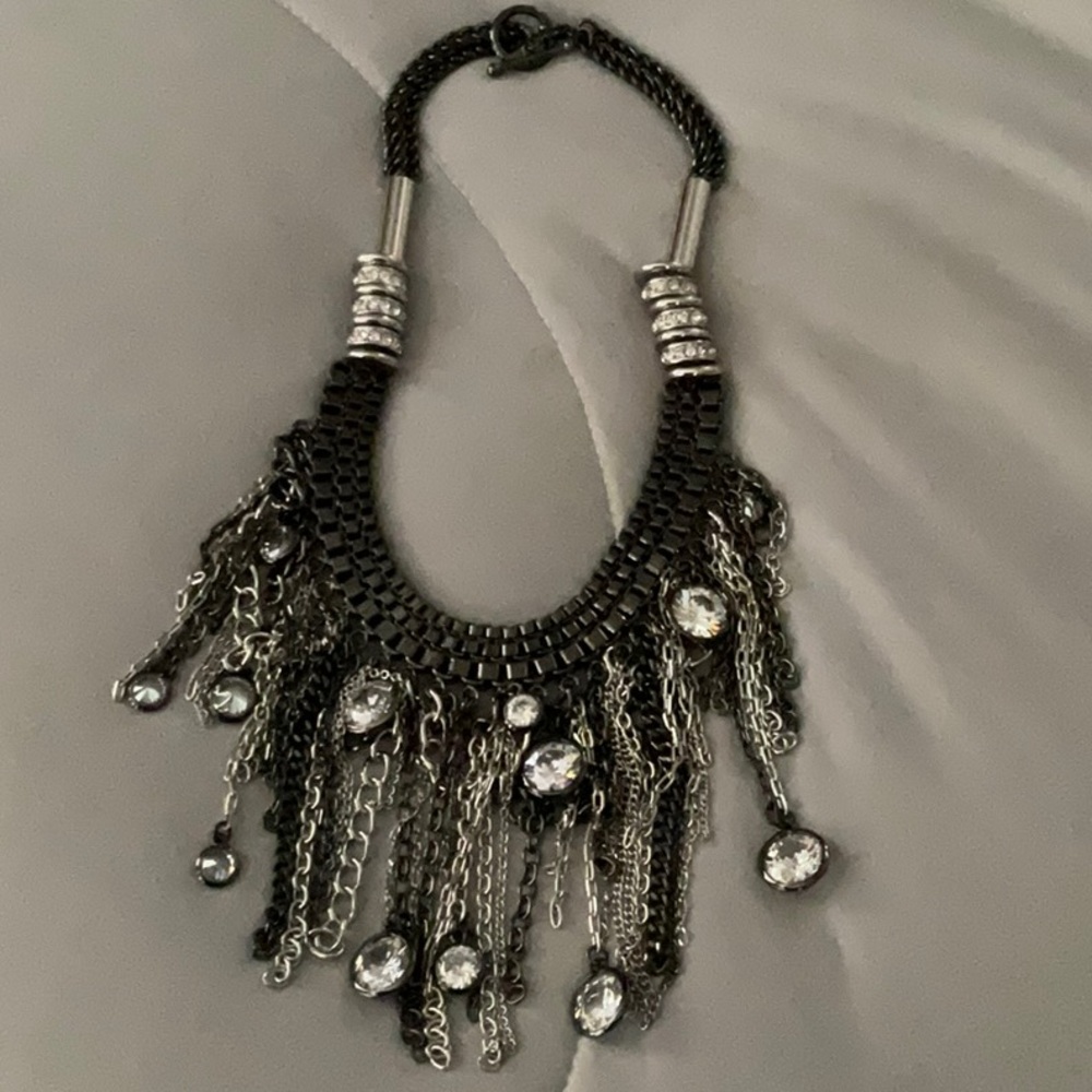 Great contemporary necklace black/ silver and Crystal